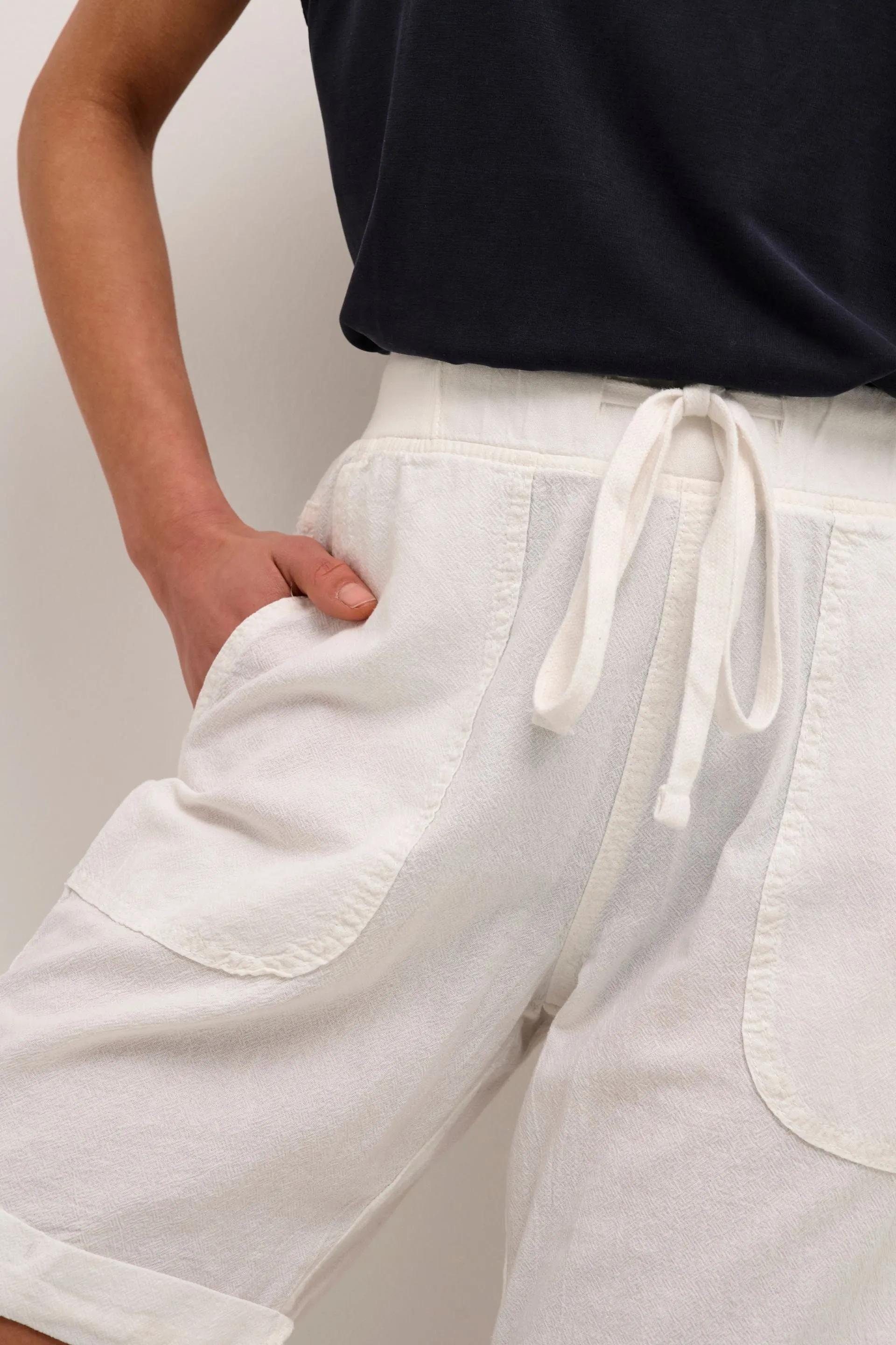 Kaffe Kanaya Casual Shorts - Chalk
