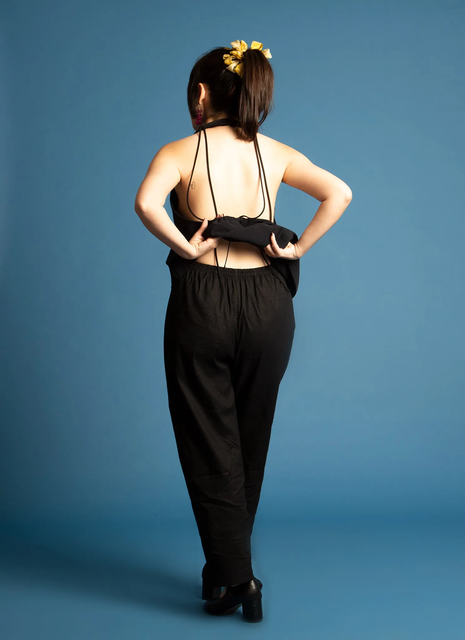 Le Pocket Tapered Pant w/ Elastic Waist in Black